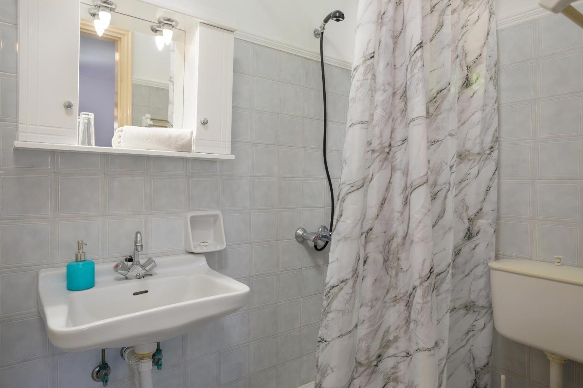 Vallia's Seaview Complex 2*
