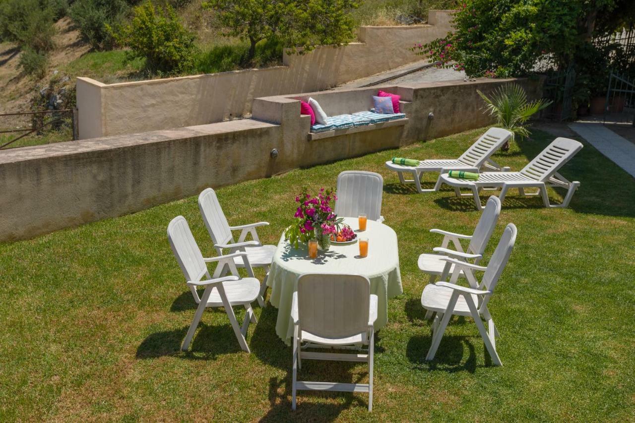 Vallia's Seaview Complex Gasthuis